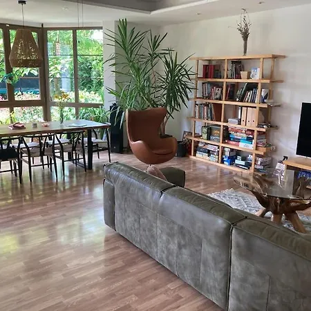 Villa Spacious With An Outdoor Pool In *