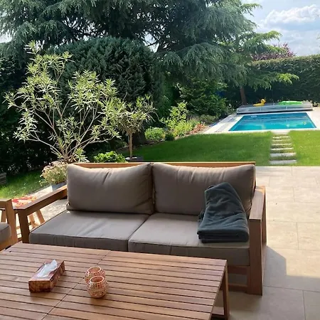 Willa Spacious With An Outdoor Pool In Cernosice