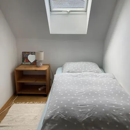 别墅 Spacious With An Outdoor Pool In