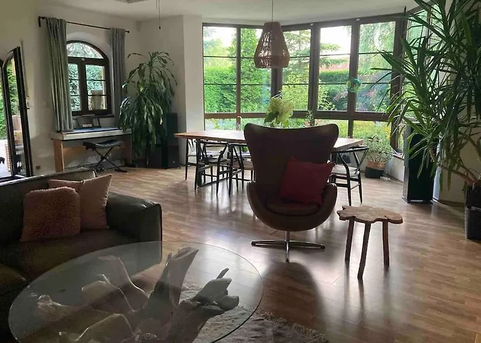 Willa Spacious With An Outdoor Pool In