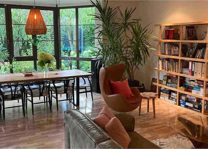 Spacious With An Outdoor Pool In Willa *