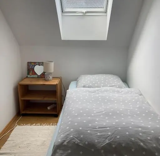 Willa Spacious With An Outdoor Pool In